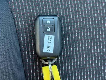 Car image 29