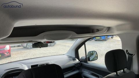 Car image 29