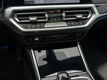 Car image 35