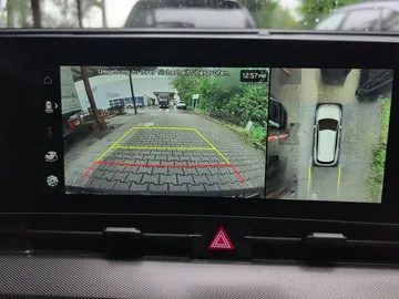 Car image 25