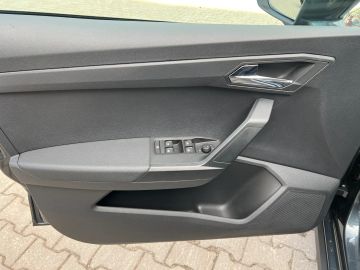 Car image 33