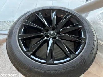 Car image 40
