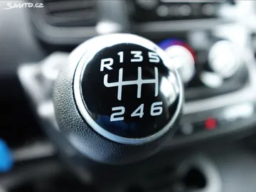 Car image 33
