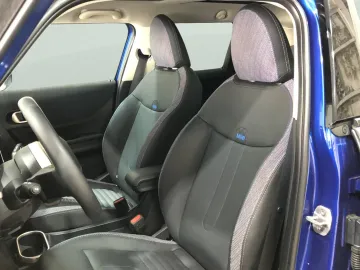 Car image 25