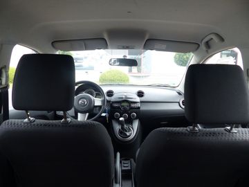 Car image 12