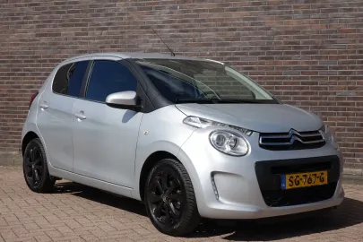 Car image 2
