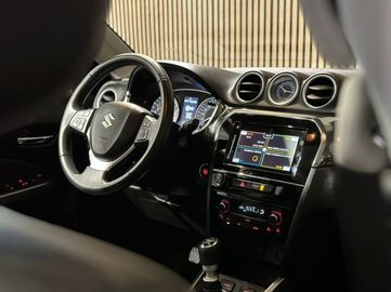 Car image 10