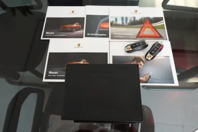 Car image 49