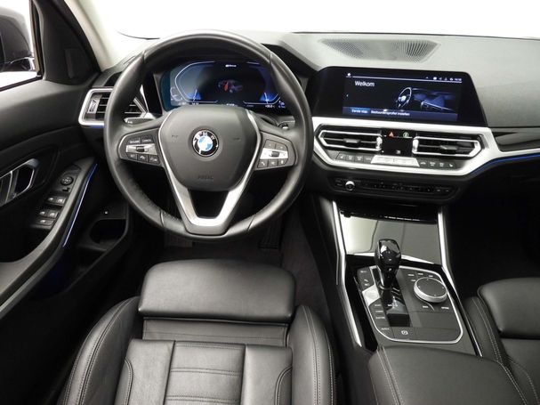 BMW 330e 215 kW image number 10