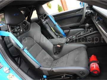 Car image 30