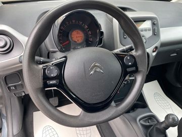 Car image 14