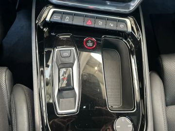 Car image 28