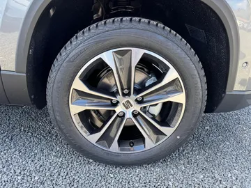 Car image 24