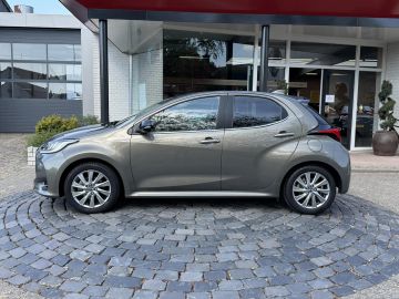 Car image 3