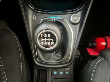 Car image 11