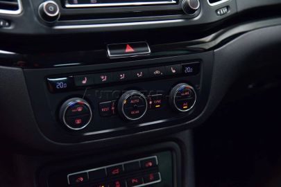 Car image 31