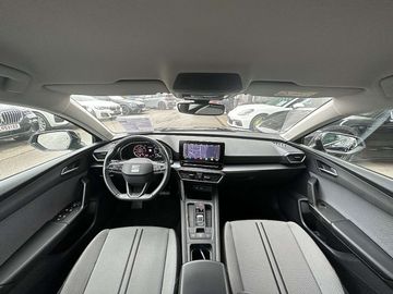 Car image 32