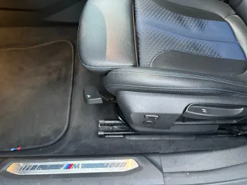 Car image 37