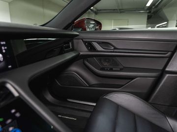 Car image 38