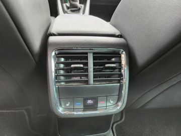 Car image 47