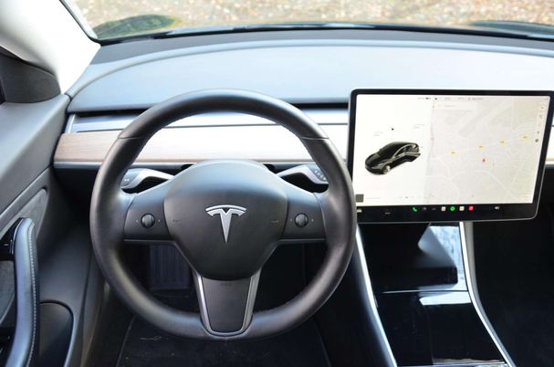 Tesla Model 3 Long Range AWD 258 kW image number 28