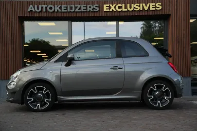 Car image 3