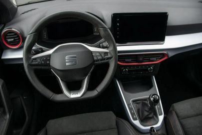 Car image 13