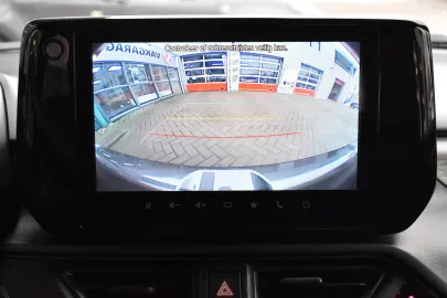 Car image 32
