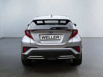 Car image 4