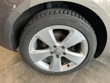 Car image 38