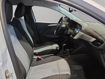 Car image 23