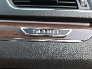 Car image 37