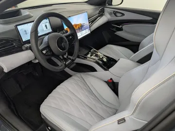 Car image 43