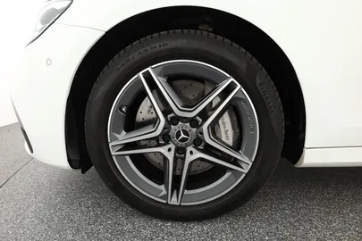 Car image 33