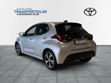 Car image 5