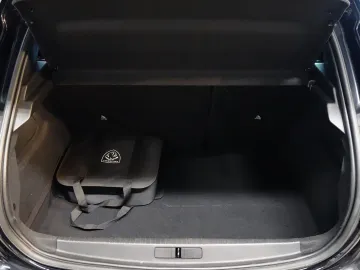 Car image 43