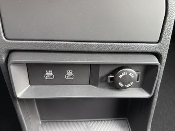 Car image 29