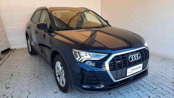 Audi Q3 40 TDI quattro S tronic Business 140 kW image number 2