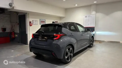 Car image 4