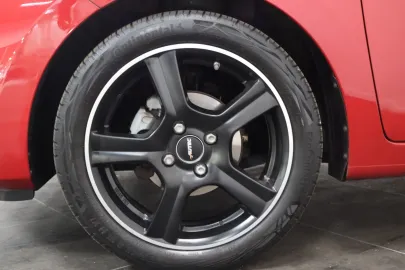 Car image 35