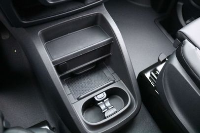 Car image 33