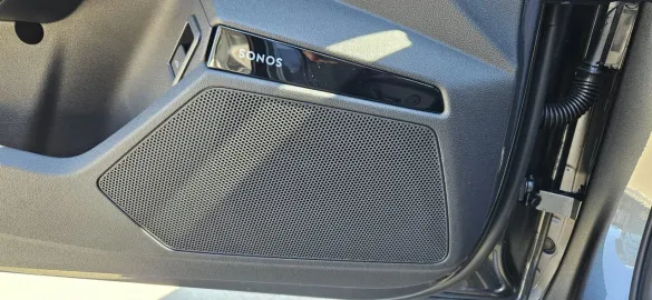 Car image 24