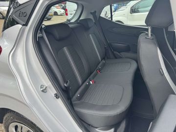 Car image 12