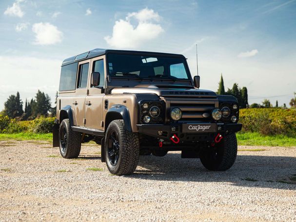 Land Rover Defender 110 90 kW image number 4