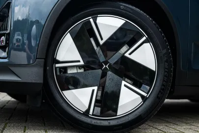 Car image 34