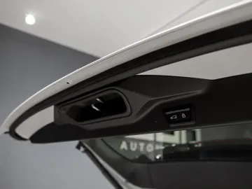 Car image 45