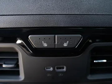 Car image 35