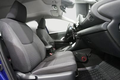 Car image 21