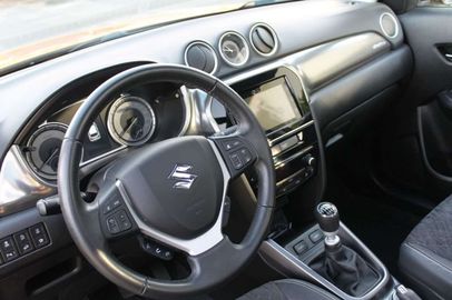 Car image 11