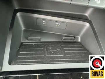 Car image 32